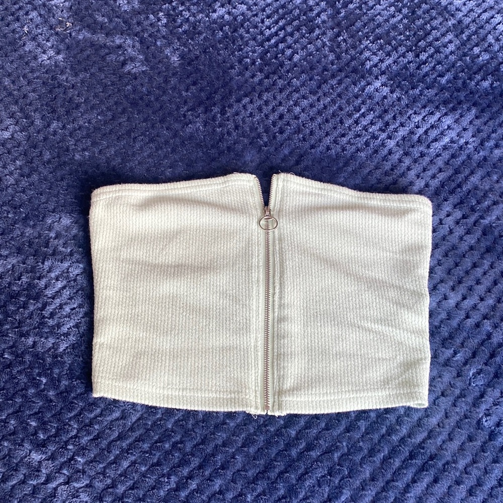 Size small green crop top!! Great condition Zip Up